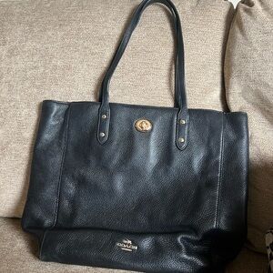 Vintage coach shoulder. Bag